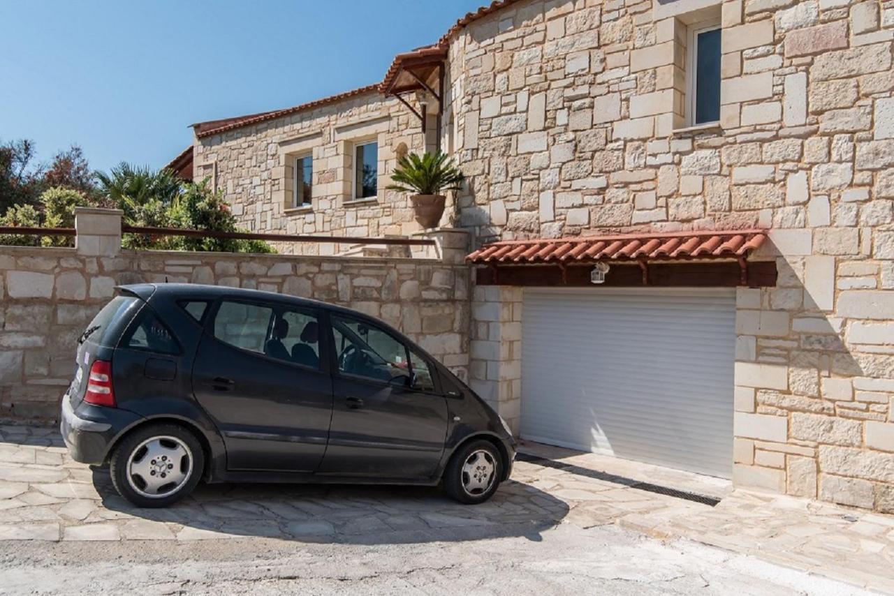 Chara Chania Aγία Μαρίνα